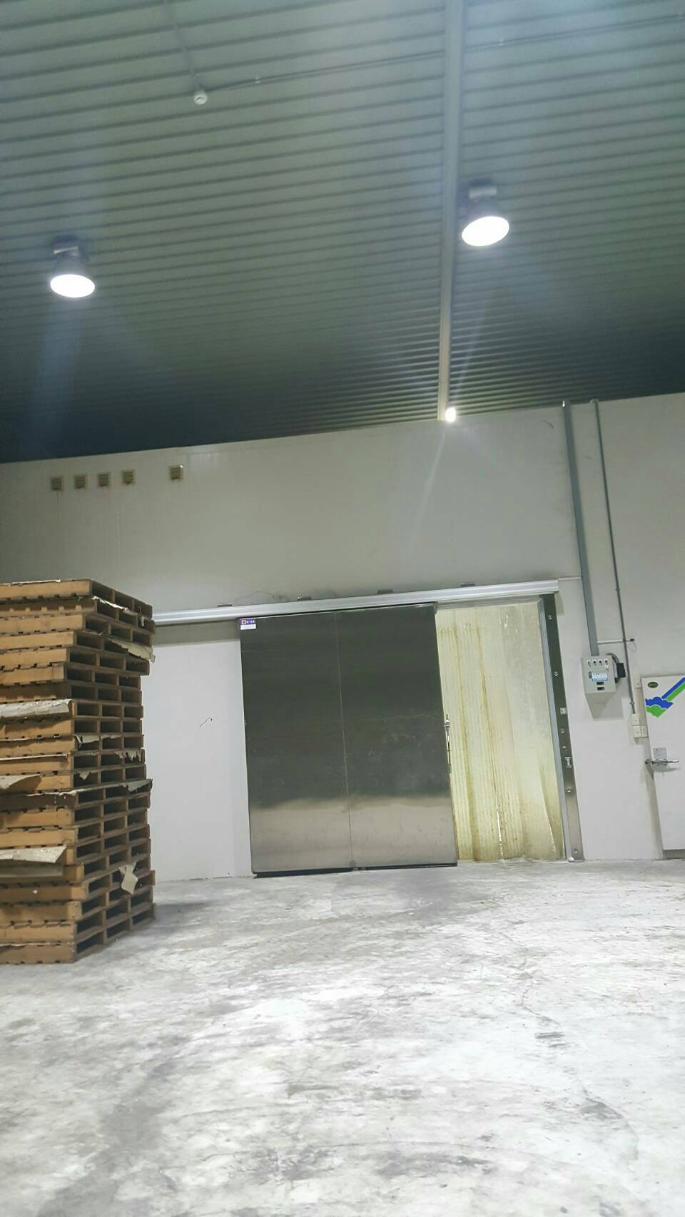 冷凍櫃組合施工