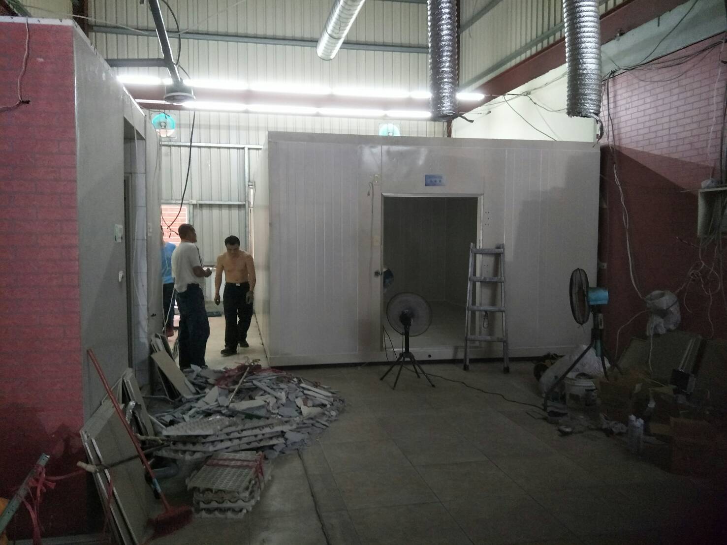 冷凍櫃組合施工