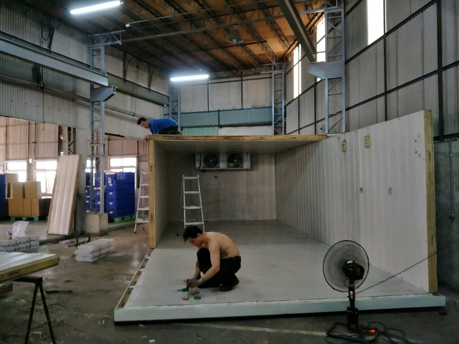 冷凍櫃組合施工