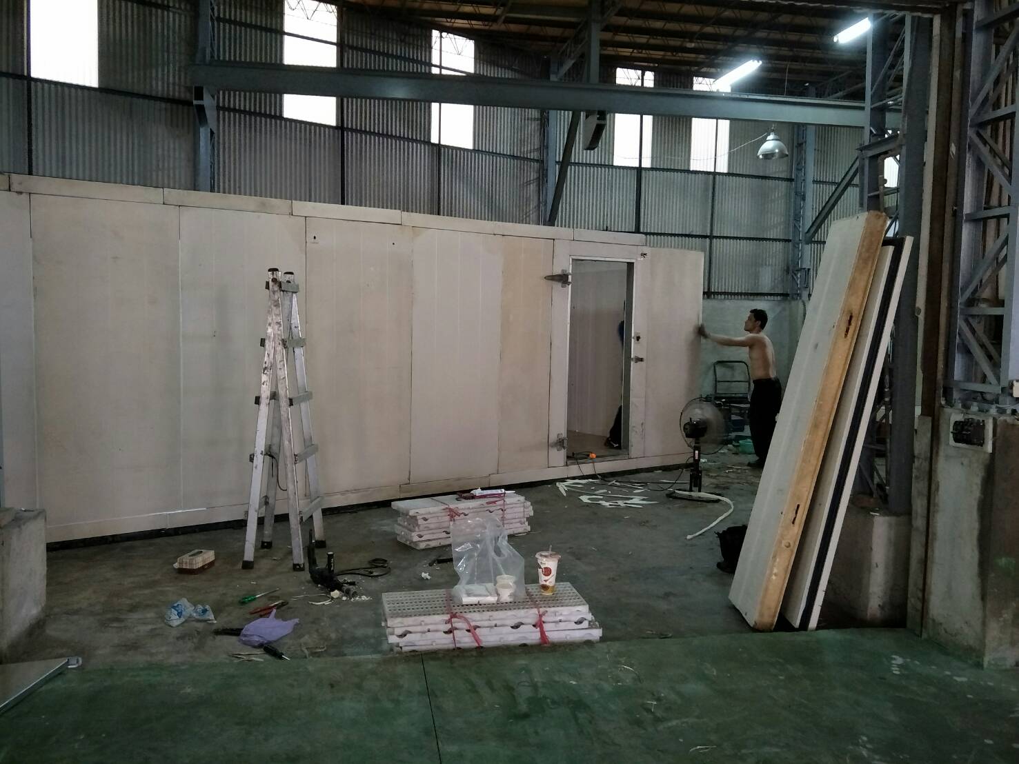 冷凍櫃組合施工