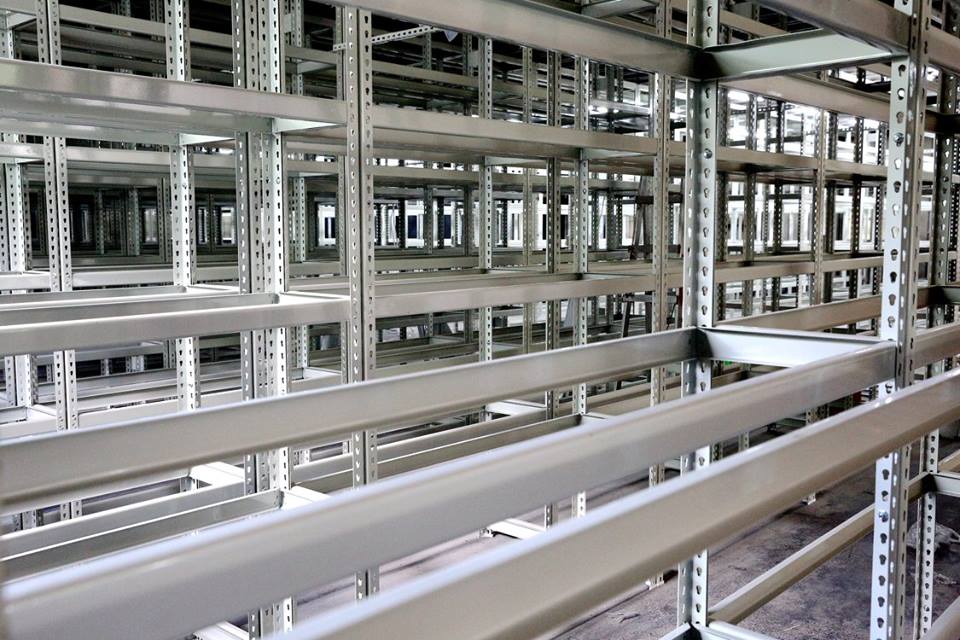 高雄公司物流～免螺絲角鋼倉庫積層式料架&amp;重量型物料架&nbsp;