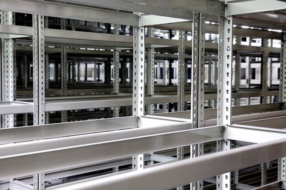 高雄公司物流～免螺絲角鋼倉庫積層式料架&amp;重量型物料架&nbsp;