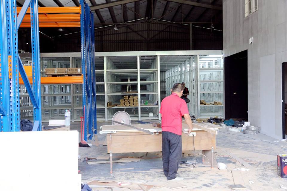 高雄公司物流～免螺絲角鋼倉庫積層式料架&amp;重量型物料架&nbsp;