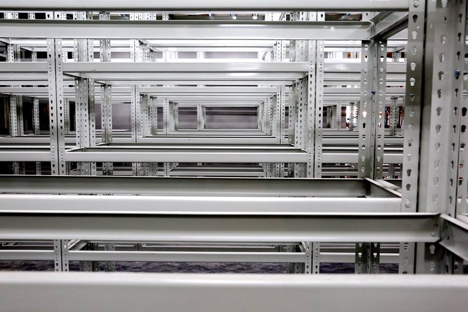 高雄公司物流～免螺絲角鋼倉庫積層式料架&amp;重量型物料架&nbsp;