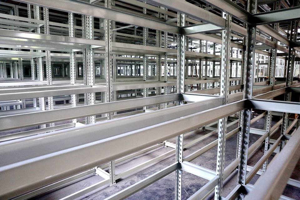 高雄公司物流～免螺絲角鋼倉庫積層式料架&amp;重量型物料架&nbsp;