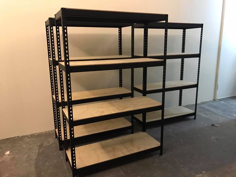 高雄夢時代專櫃～倉庫角鋼物料架