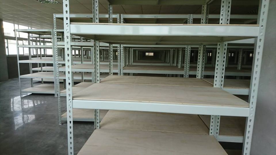 大高雄工業區～象牙白免螺絲角鋼倉儲架&nbsp;