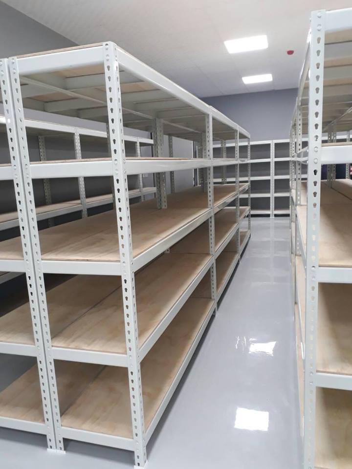 高雄螺絲公司～象牙白免螺絲角鋼倉儲物料架&nbsp;