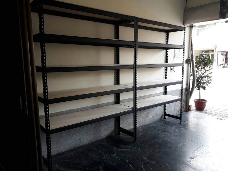 仁德區店面～消光黑免螺絲角鋼倉儲架