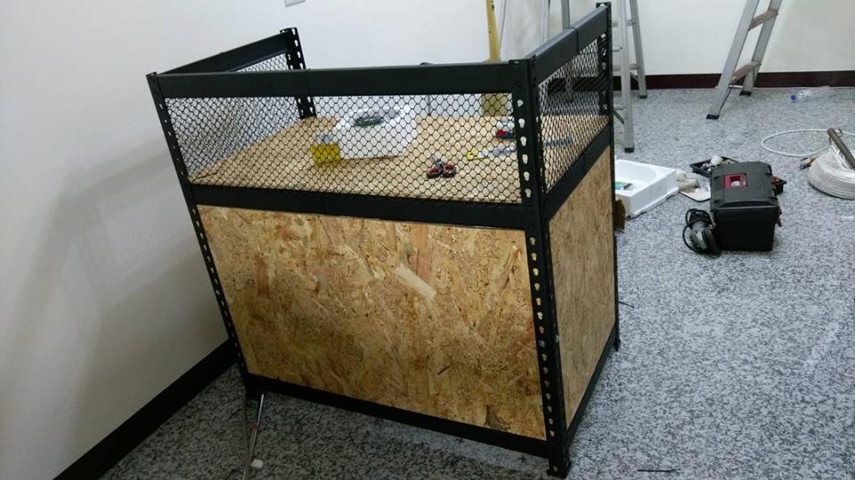 仁德區服飾店～工業風消光黑角鋼展示架&amp;OSB板