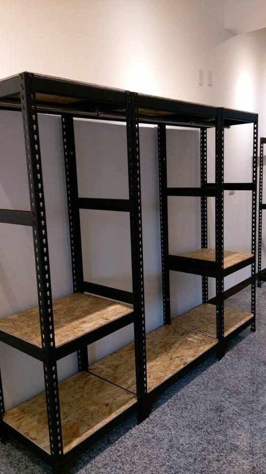 仁德區服飾店～消光黑免螺絲角鋼展示衣架&amp;OSB板