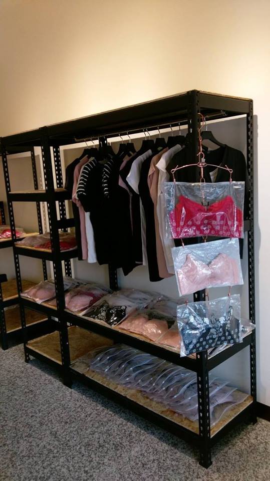 仁德區服飾店～工業風消光黑角鋼展示架&amp;OSB板