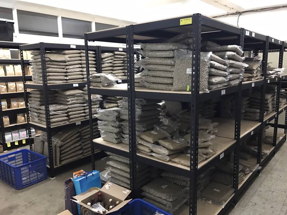 仁德區茶葉公司～工業風消光黑免螺絲角鋼倉儲架&amp;展示架&nbsp;