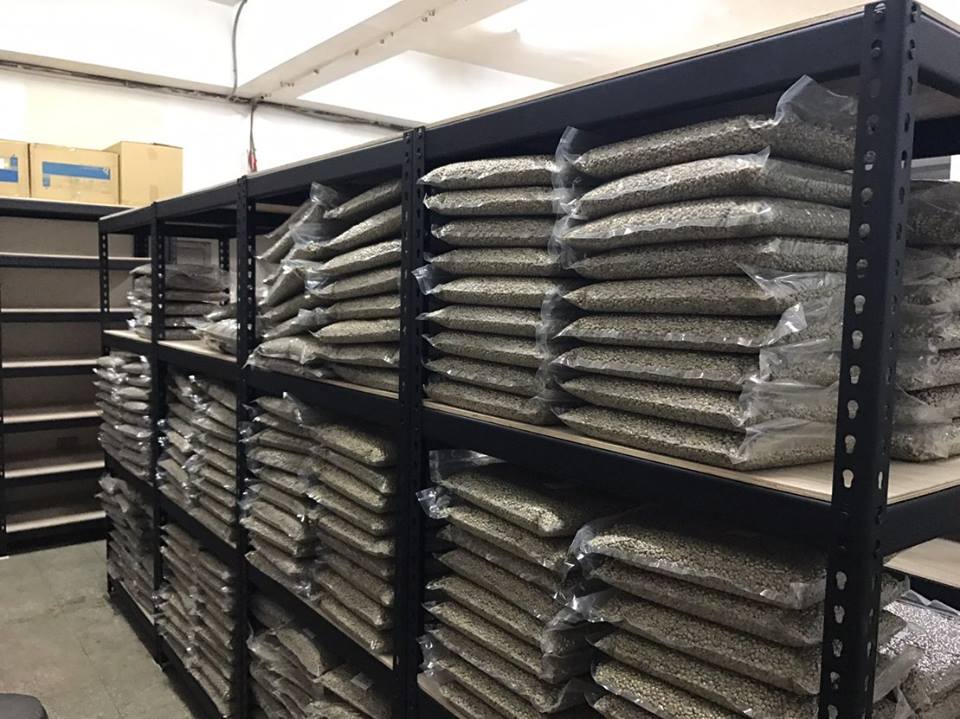 仁德區茶葉公司～工業風消光黑免螺絲角鋼倉儲架&amp;展示架&nbsp;