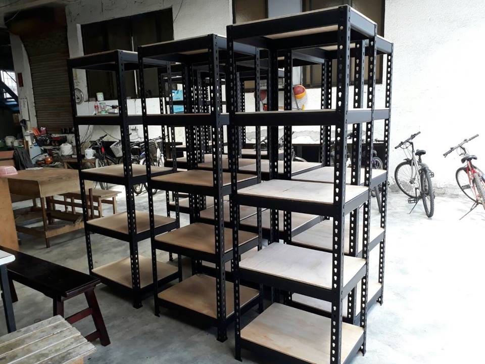 仁德區職工～消光黑免螺絲角鋼置物架&nbsp;