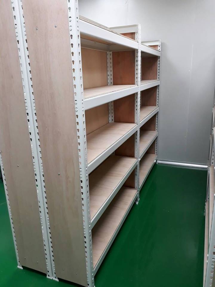 六甲區觀光工廠～象牙白免螺絲角鋼書架&nbsp;