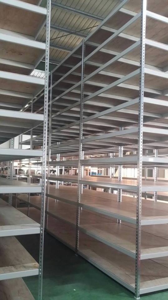 北市工廠倉庫～象牙白免螺絲角鋼物料架&nbsp;