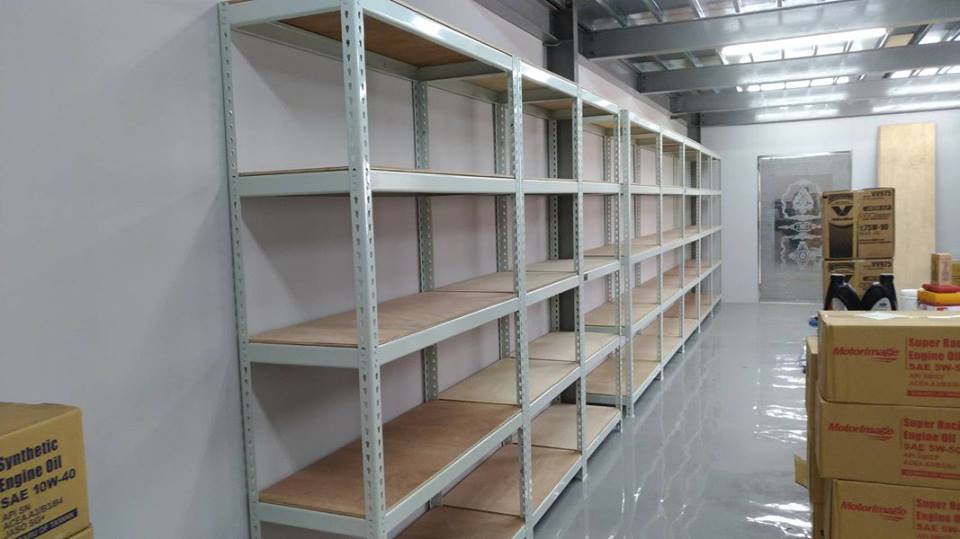 北區汽車公司～象牙免螺絲角鋼置物架