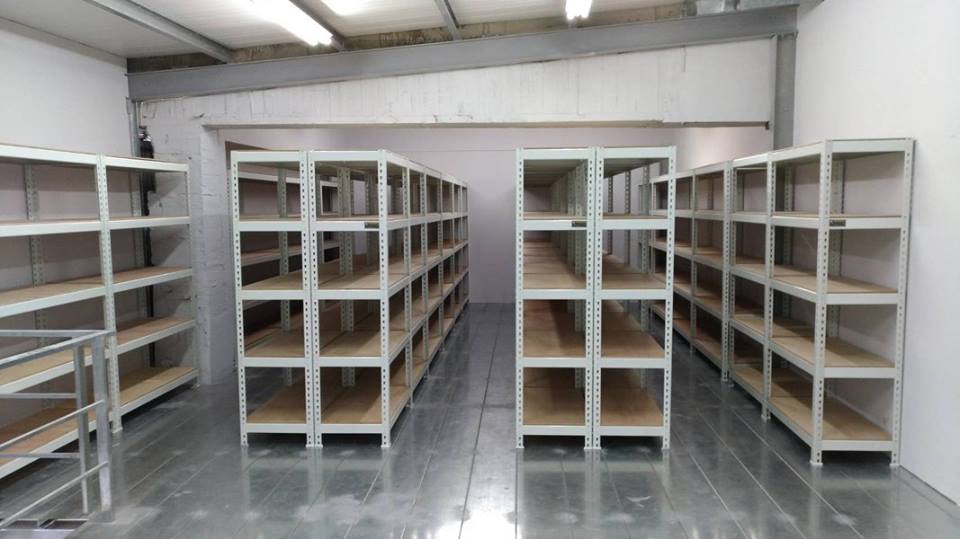 北區汽車公司～象牙免螺絲角鋼置物架