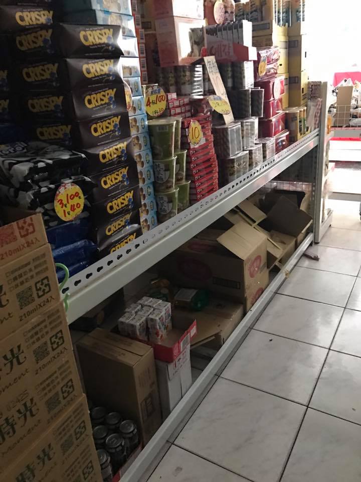 北區超市～象牙白角鋼展示架&nbsp;