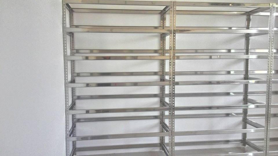 永康建設公司～不鏽鋼免螺絲角鋼展示架