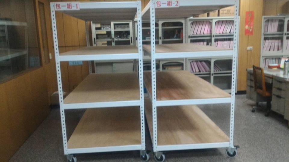 安定區公司～純白免螺絲角鋼車輪架