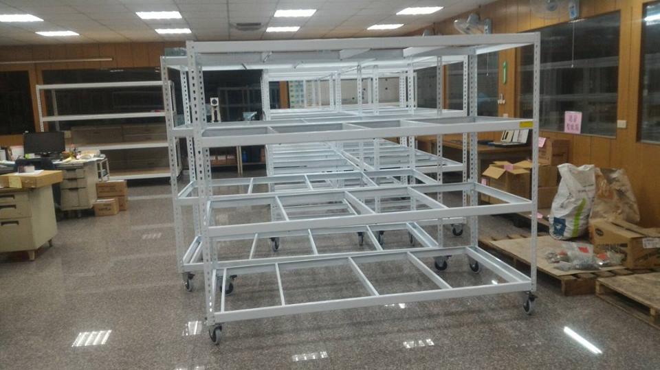 安定區公司～純白免螺絲角鋼車輪架