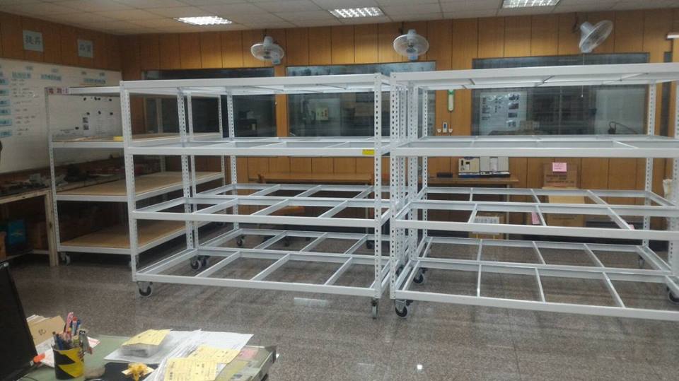 安定區公司～純白免螺絲角鋼車輪架