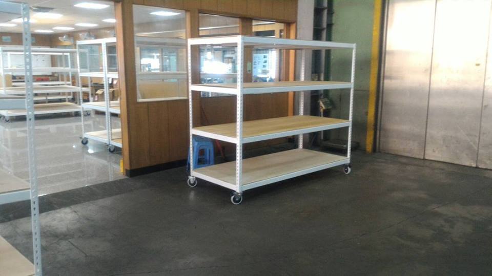 安定區公司～純白免螺絲角鋼車輪架