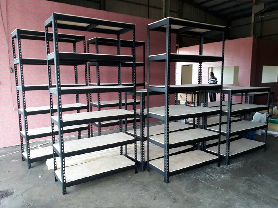 安南區車床工廠～消光黑免螺絲角鋼架&nbsp;