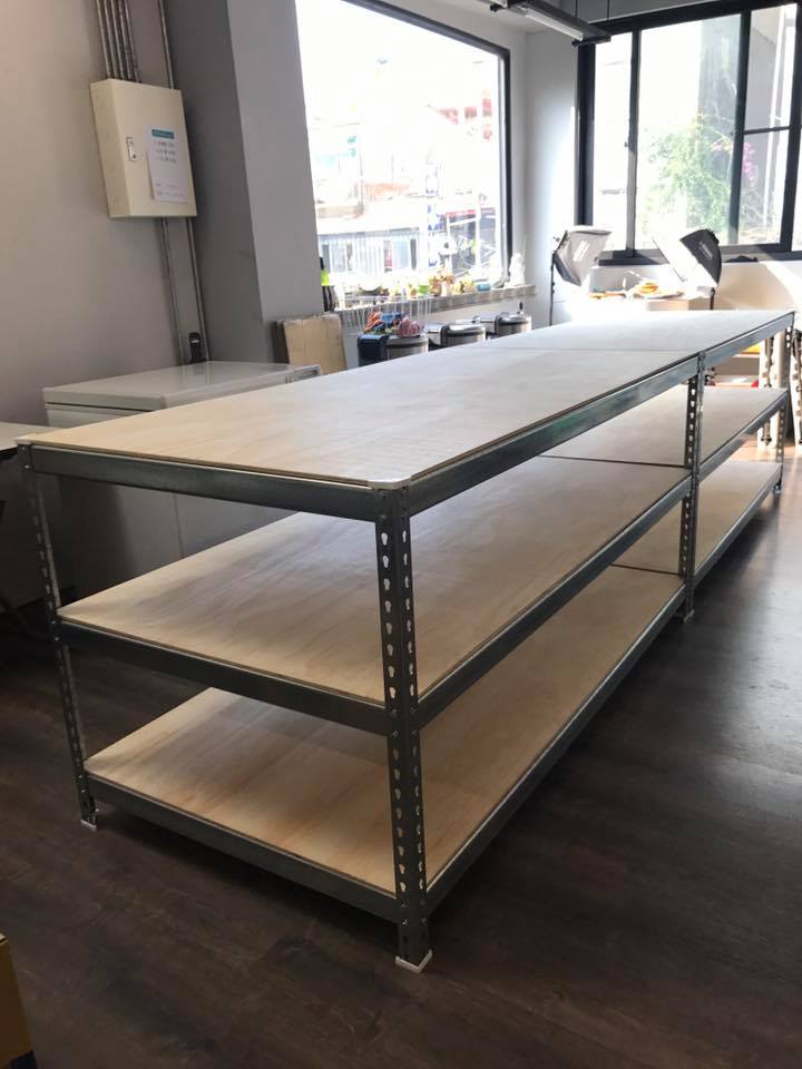 東區餐飲公司～鍍鋅角鋼物料架&nbsp;