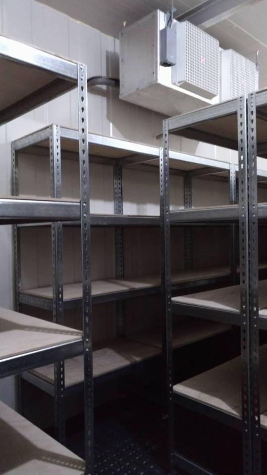 新營區中藥行～冷凍庫免螺絲鍍鋅角鋼置物架