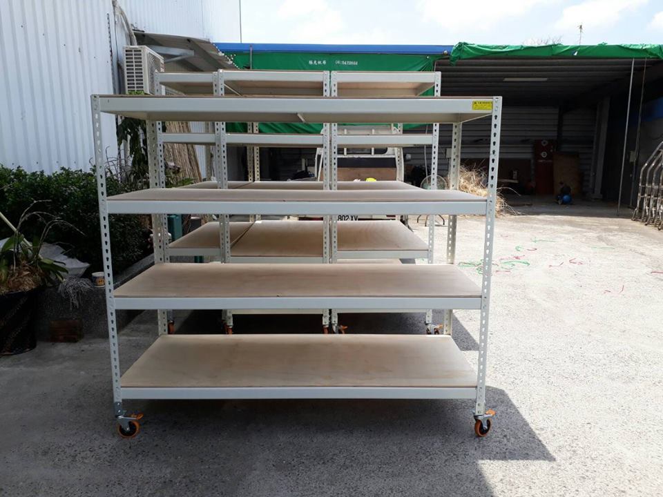 歸仁區～象牙白免螺絲角鋼車輪置物架