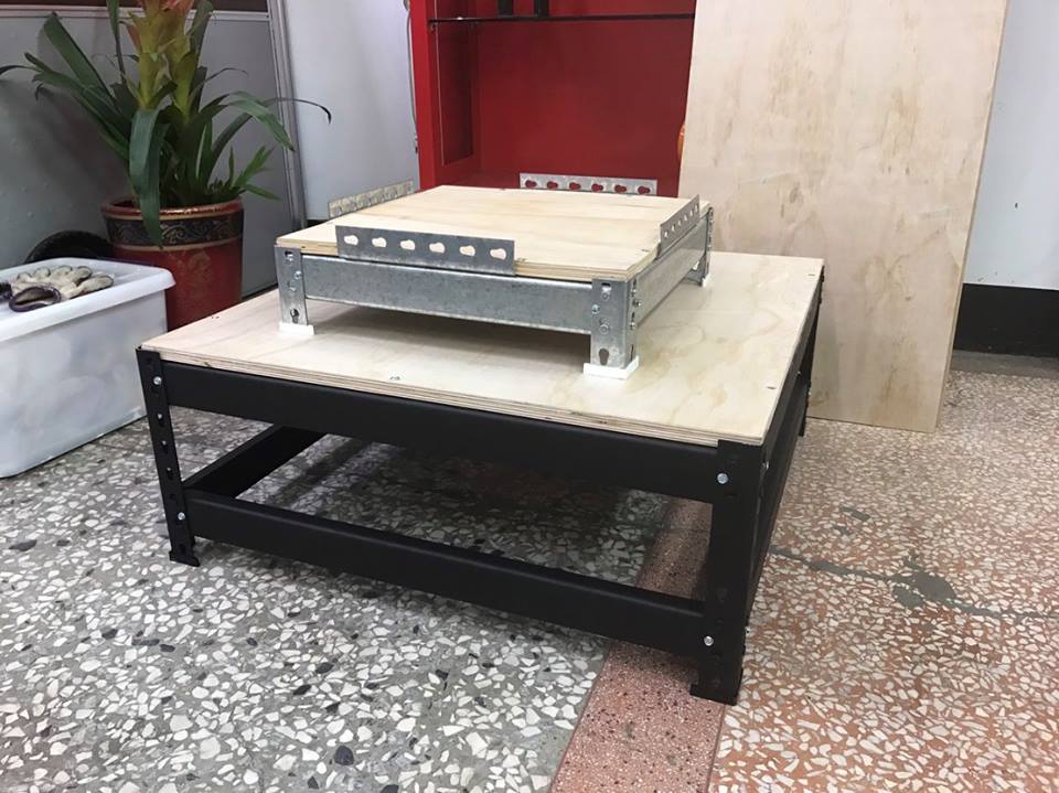 歸仁區應用材料公司～消光黑免螺絲置物架