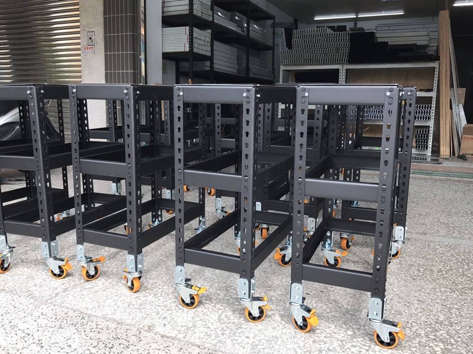 歸仁區應用材料公司～消光黑鍍鋅鋼板角鋼車輪架