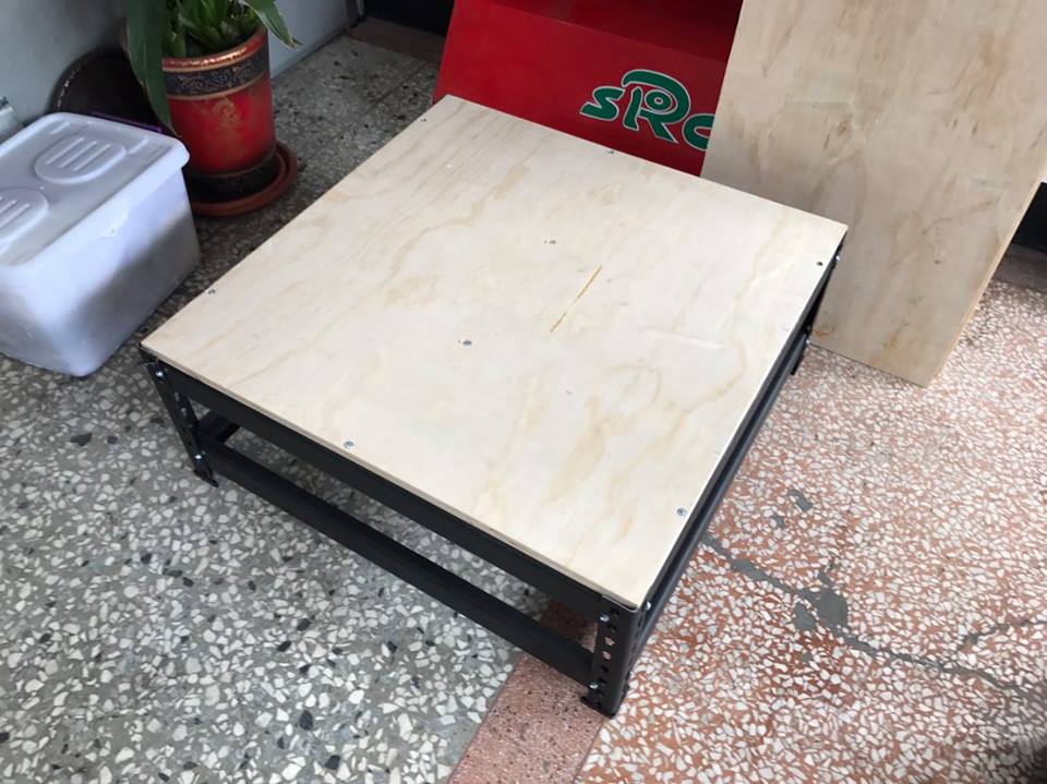 歸仁區應用材料公司～消光黑免螺絲置物架