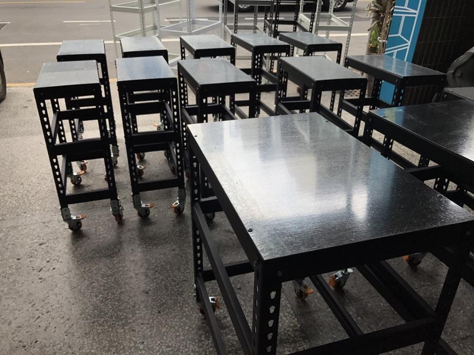 歸仁區應用材料公司～消光黑鍍鋅鋼板角鋼車輪架