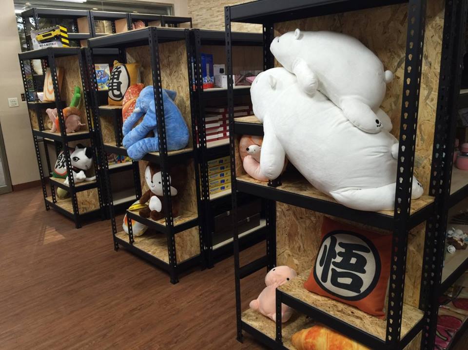 歸仁葉子小舖～工業風消光黑免螺絲展示架