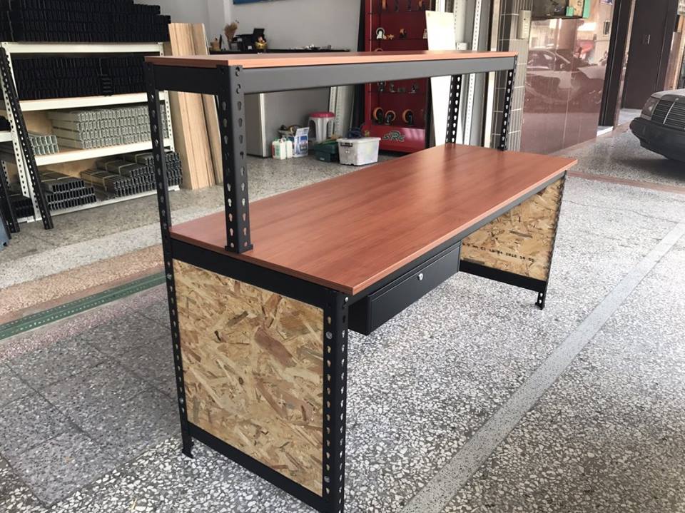 歸仁葉子小舖～消光黑免螺絲角鋼辦公桌(系統板