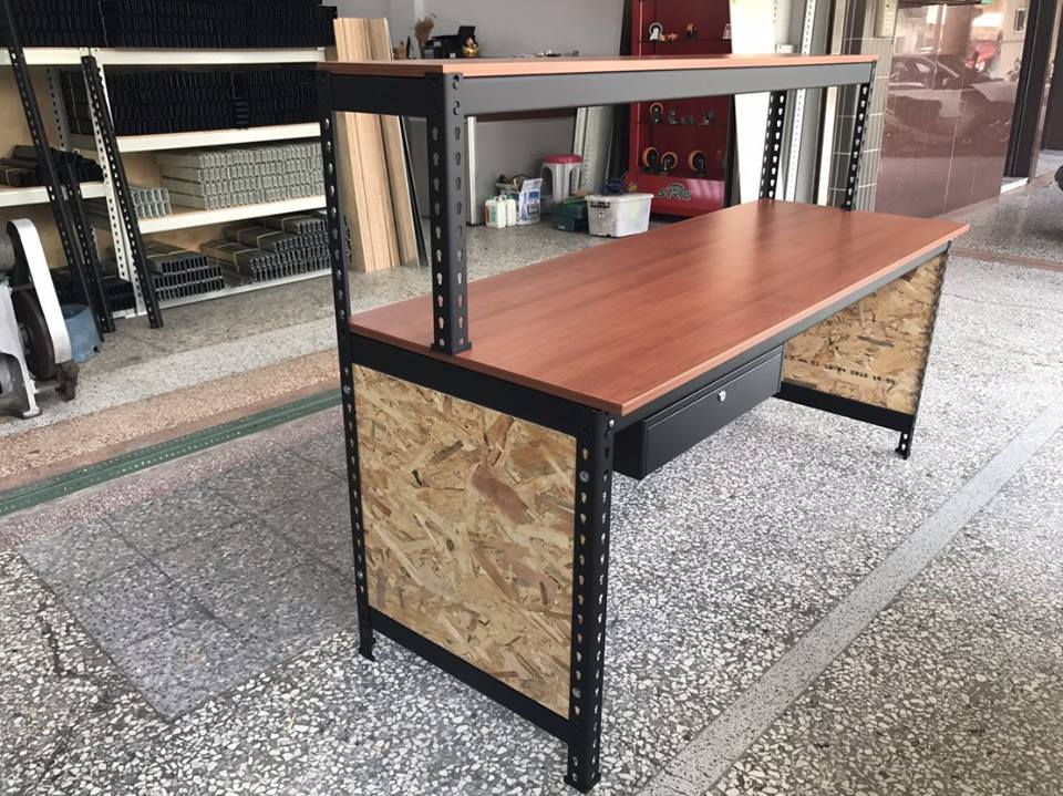 歸仁葉子小舖～消光黑免螺絲角鋼辦公桌(系統板