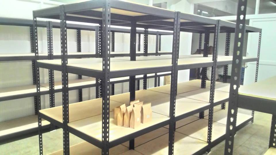 太乙工業區～茶葉消光黑免螺絲角鋼置物架