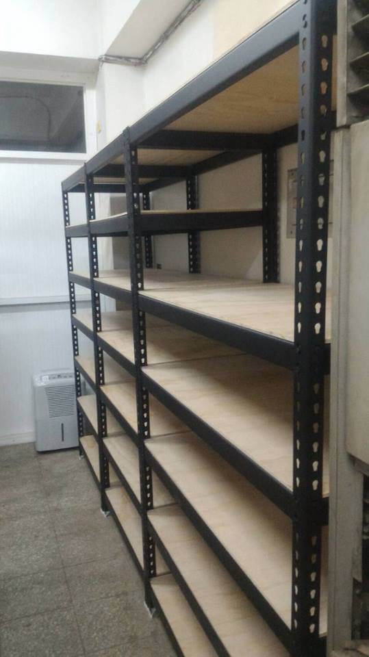 太乙工業區～茶葉消光黑免螺絲角鋼置物架