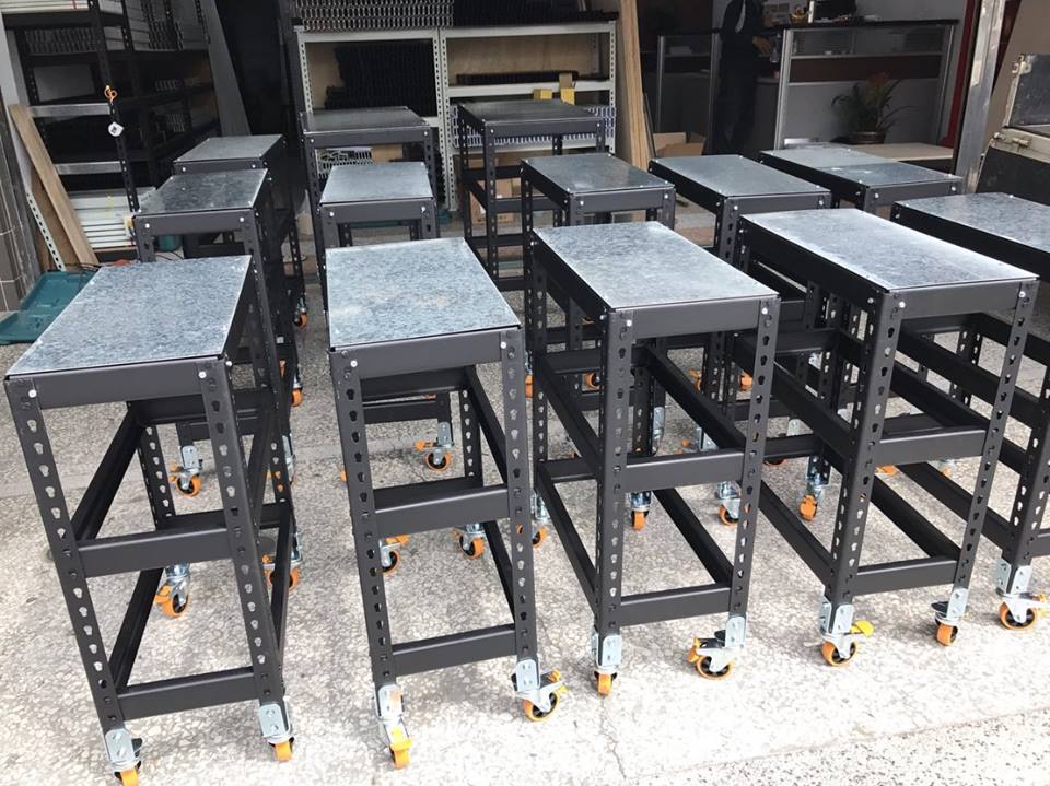 歸仁區應用材料公司～消光黑鍍鋅鋼板角鋼車輪架