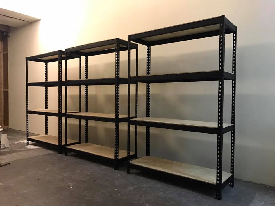 高雄夢時代專櫃～倉庫角鋼物料架
