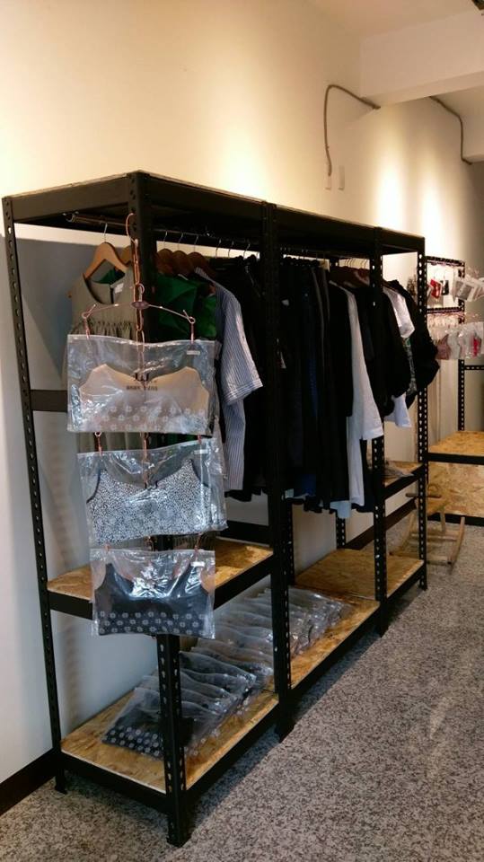 仁德區服飾店～工業風消光黑角鋼展示架&amp;OSB板