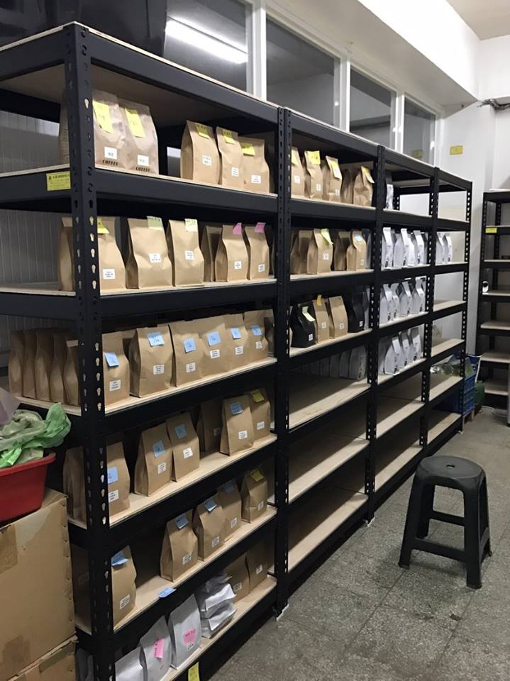 仁德區茶葉公司～工業風消光黑免螺絲角鋼倉儲架&amp;展示架&nbsp;