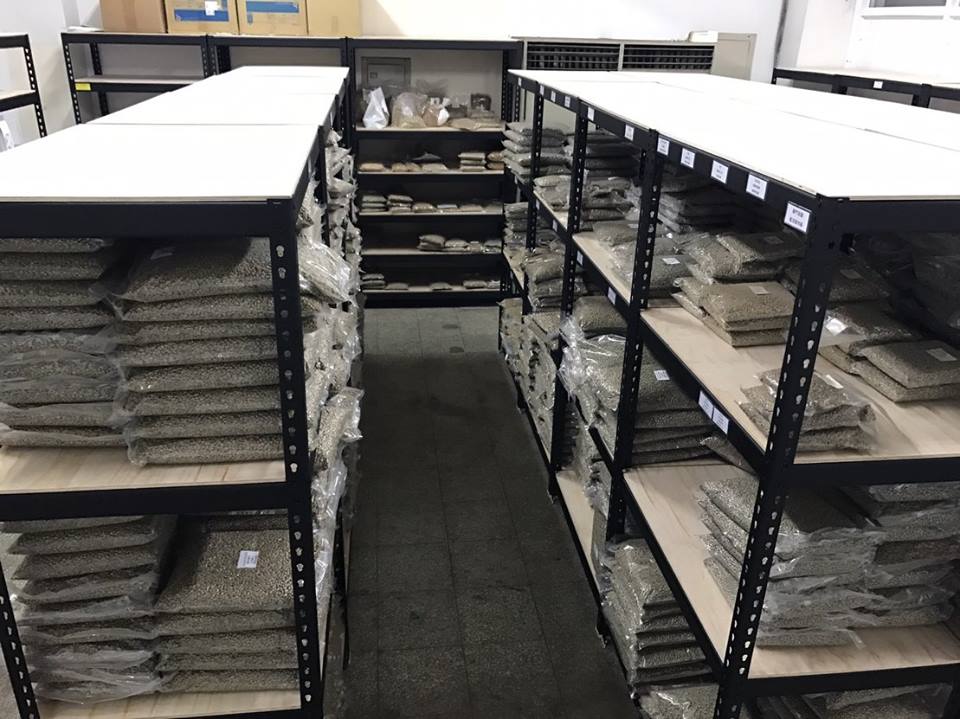 仁德區茶葉公司～工業風消光黑免螺絲角鋼倉儲架&amp;展示架