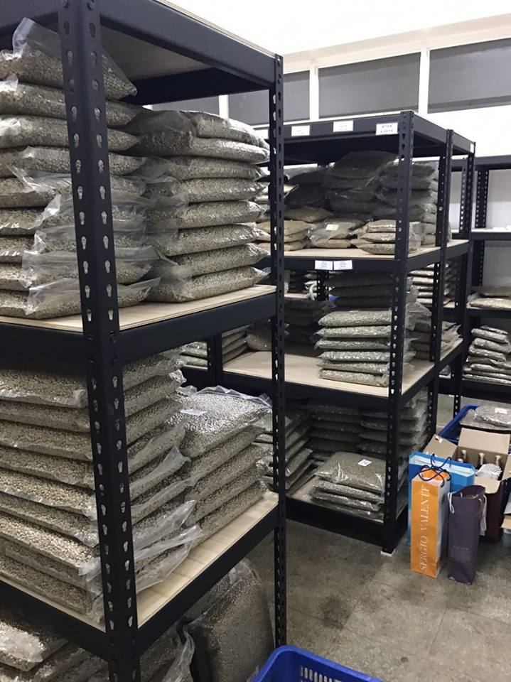 仁德區茶葉公司～工業風消光黑免螺絲角鋼倉儲架&amp;展示架&nbsp;