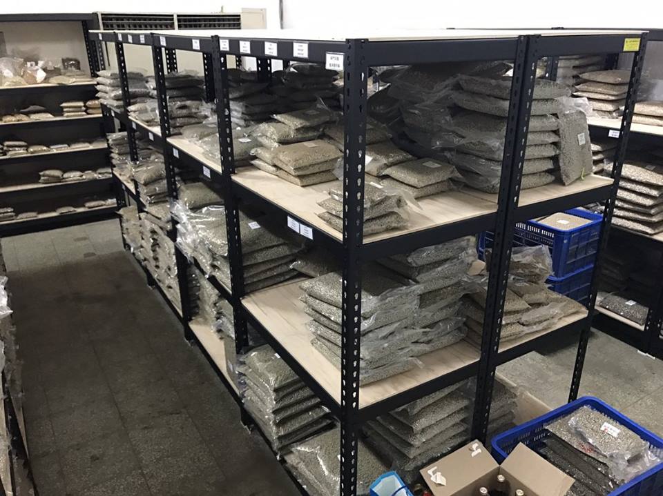 仁德區茶葉公司～工業風消光黑免螺絲角鋼倉儲架&amp;展示架&nbsp;