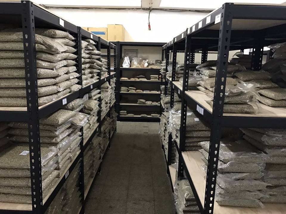 仁德區茶葉公司～工業風消光黑免螺絲角鋼倉儲架&amp;展示架&nbsp;